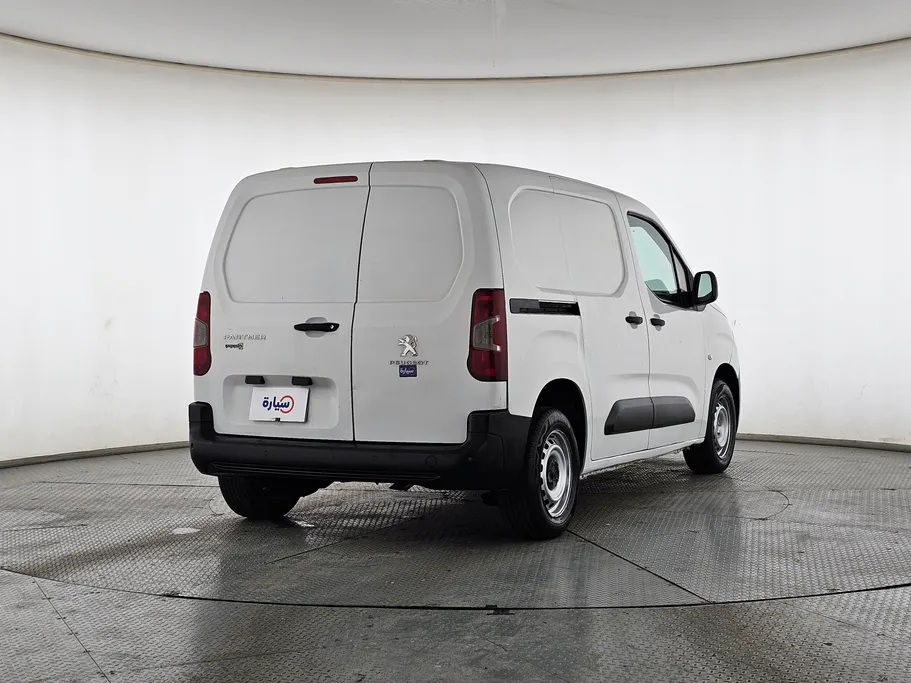 2022 Peugeot Partner Short van 