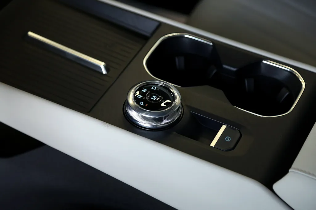 فورد تورس ترند الإصدار الجديد 2026 