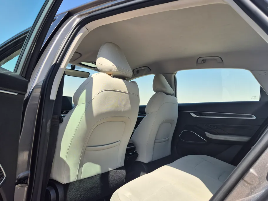 جيلي امجراند GS 2024 