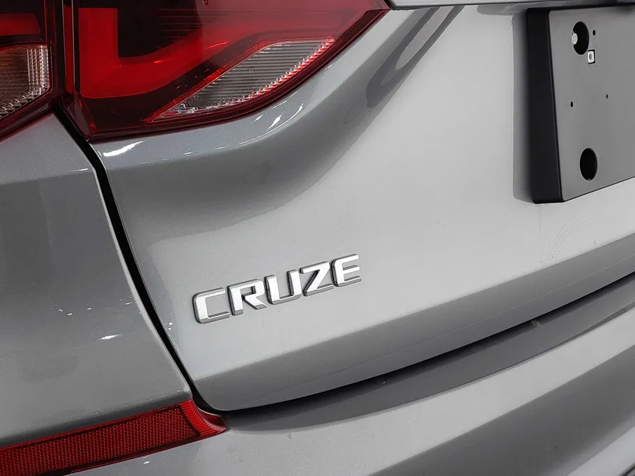 2026 Chevrolet Cruze LT 