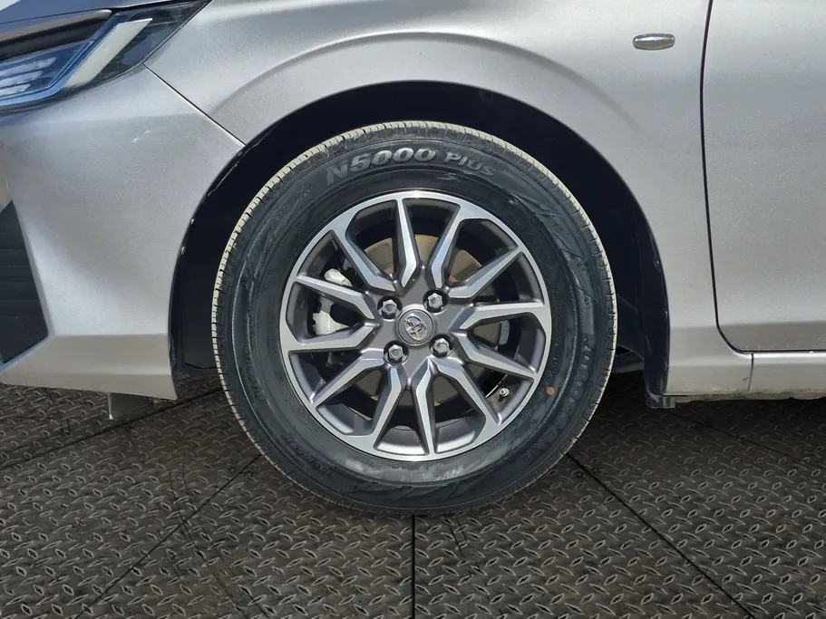 2024 Toyota Yaris  Y 