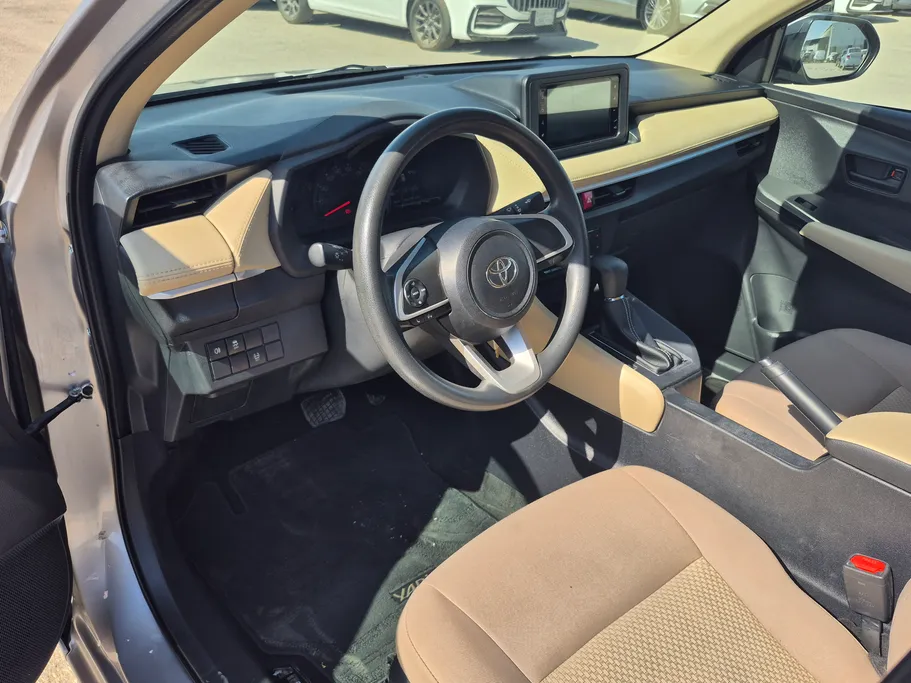 2024 Toyota Yaris  Y 