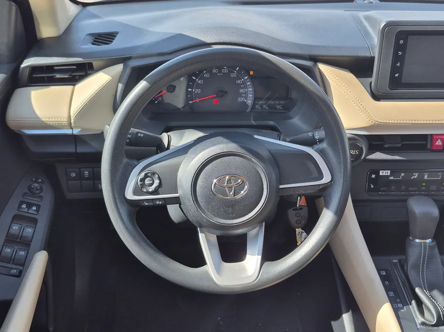 2024 Toyota Yaris  Y 