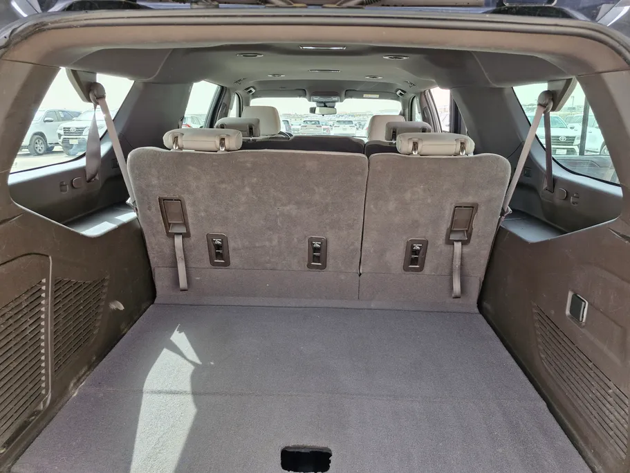 2023 Chevrolet Suburban LS 