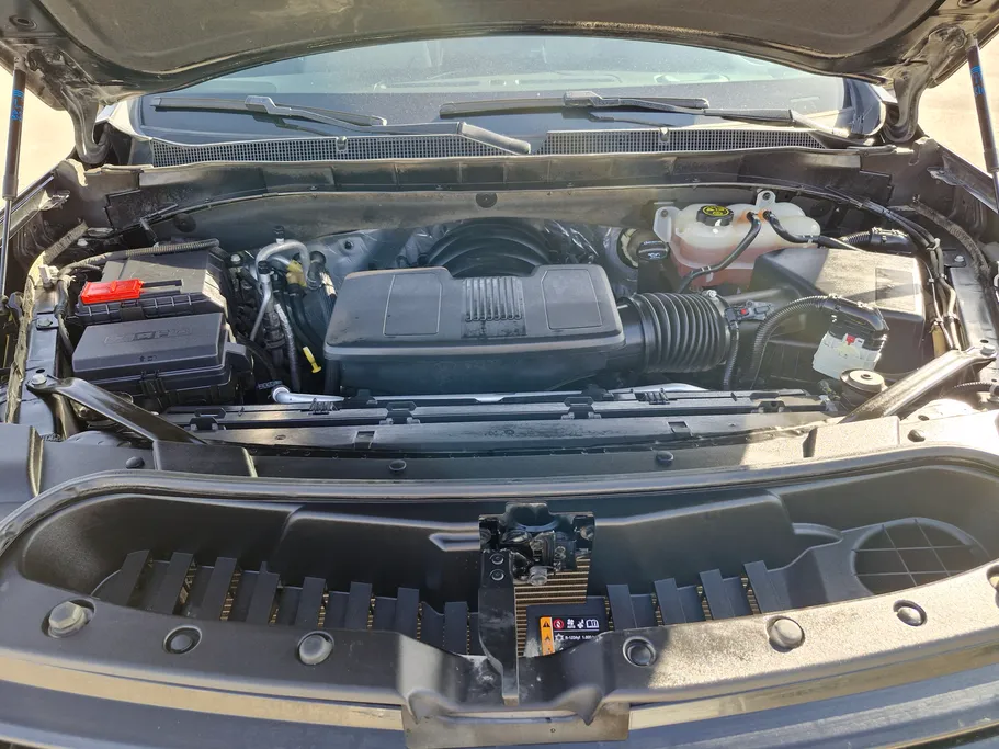 2023 Chevrolet Suburban LS 