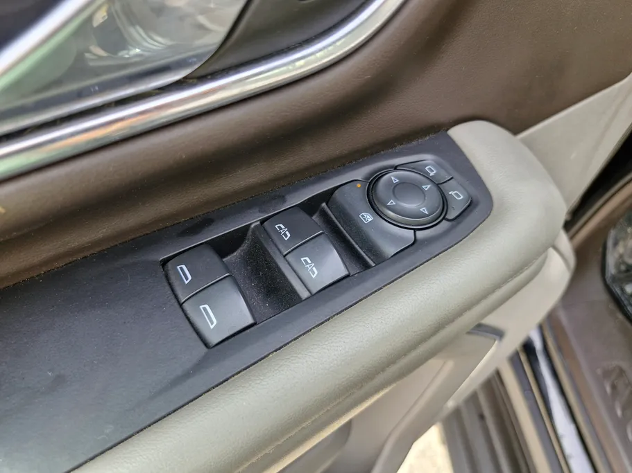 2023 Chevrolet Suburban LS 