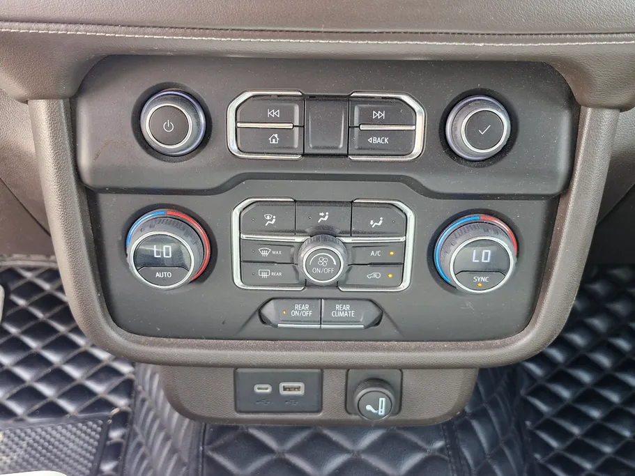 2023 Chevrolet Suburban LS 