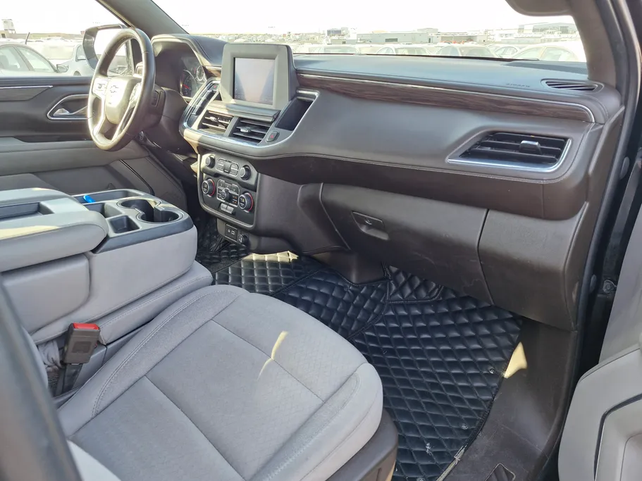 2023 Chevrolet Suburban LS 