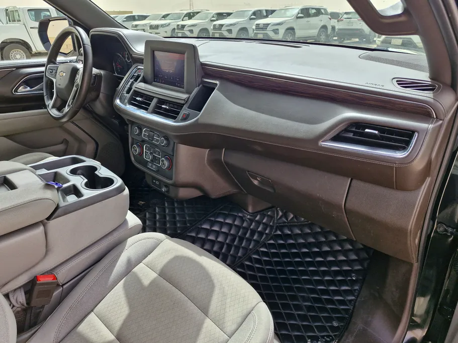 2023 Chevrolet Suburban LS 