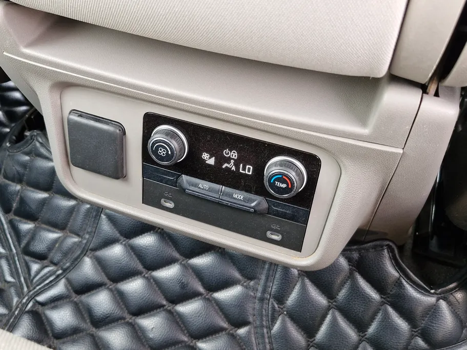 2023 Chevrolet Suburban LS 