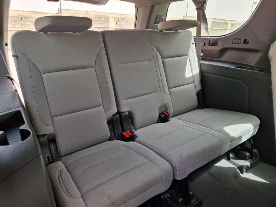 2023 Chevrolet Suburban LS 