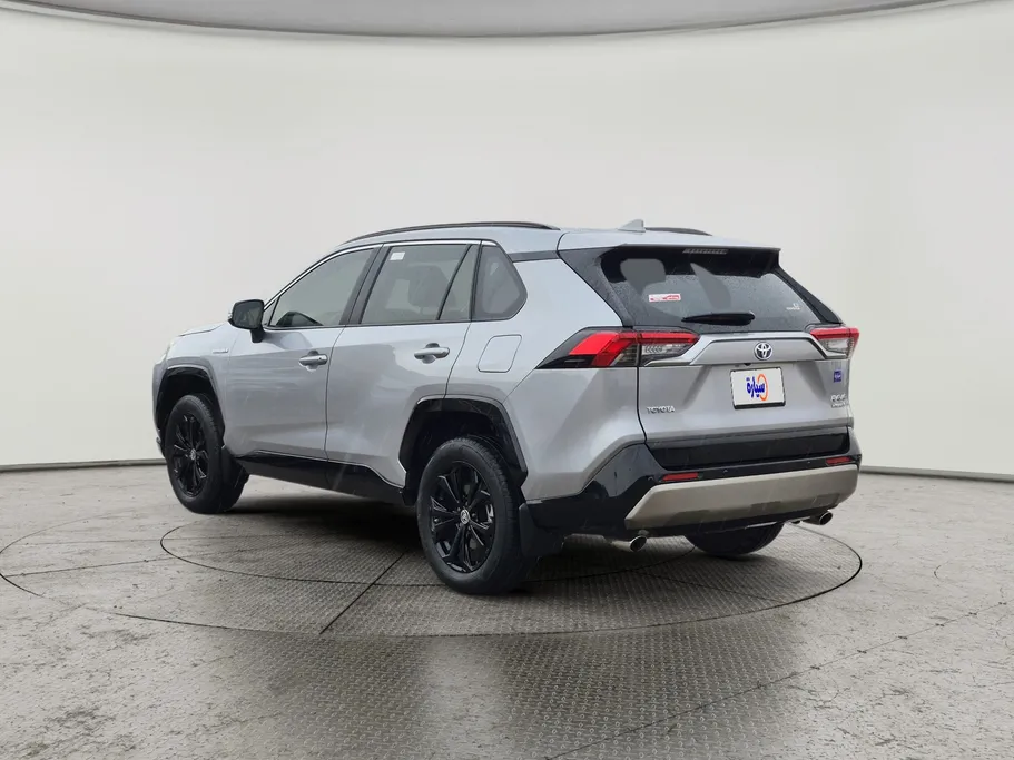 2024 Toyota RAV4 XLE HEV 