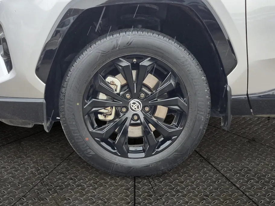 2024 Toyota RAV4 XLE HEV 