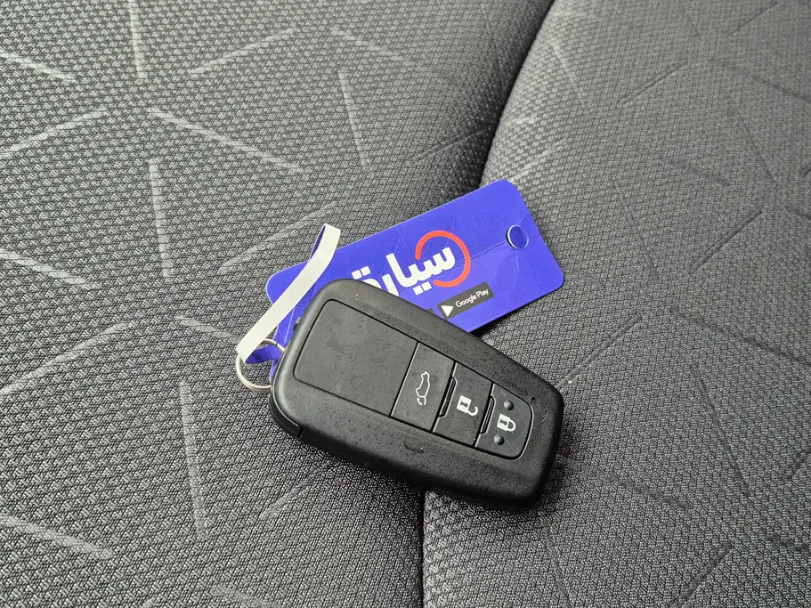 2024 Toyota RAV4 XLE HEV 