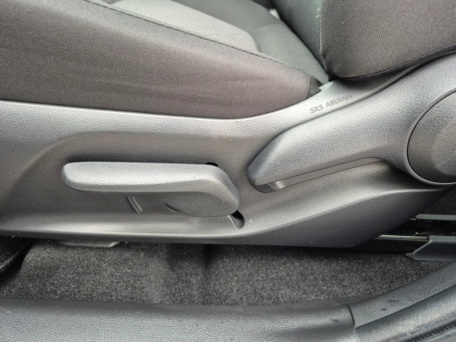 2024 Toyota RAV4 XLE HEV 