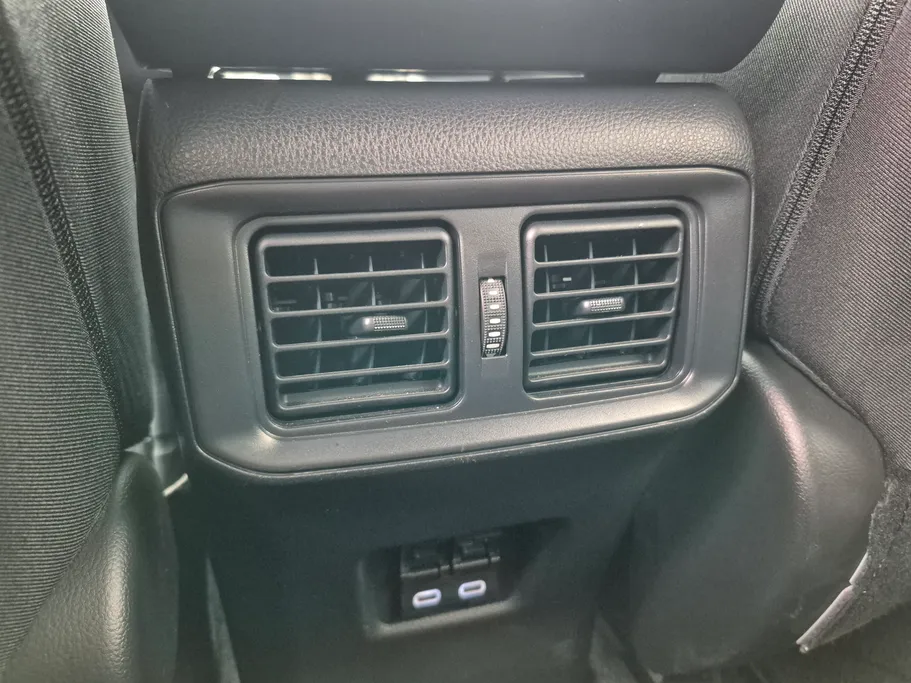 2024 Toyota RAV4 XLE HEV 