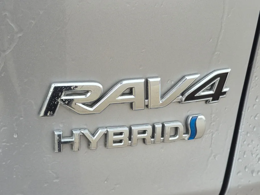 2024 Toyota RAV4 XLE HEV 