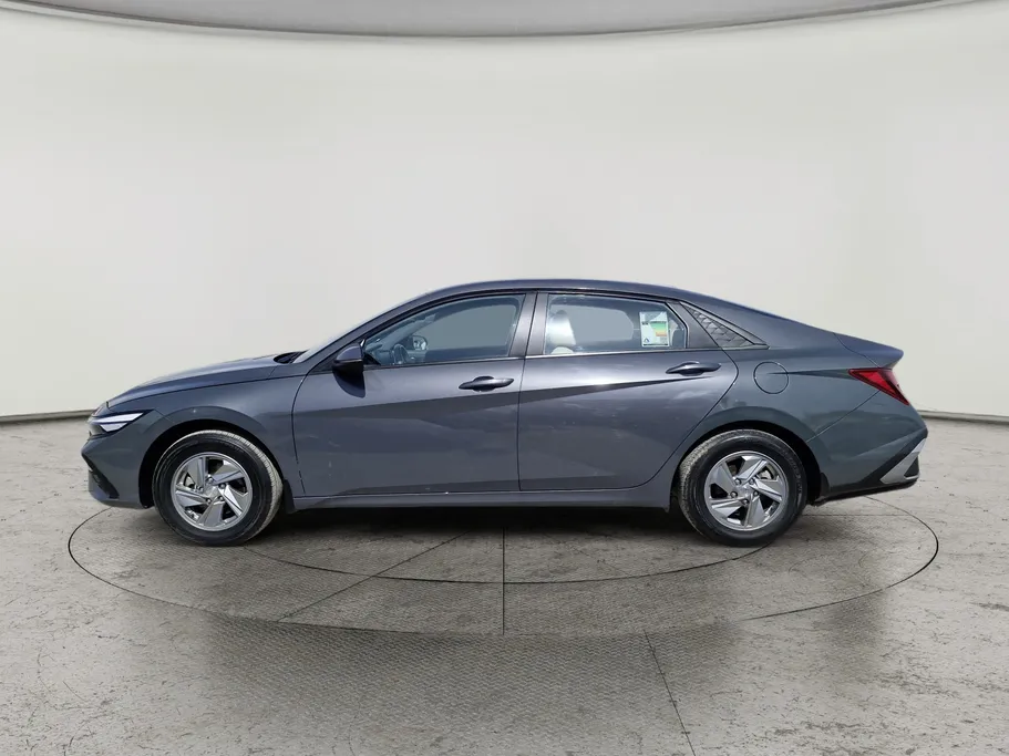 2024 Hyundai Elantra Smart 