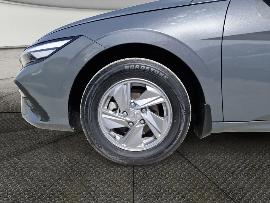 2024 Hyundai Elantra Smart 