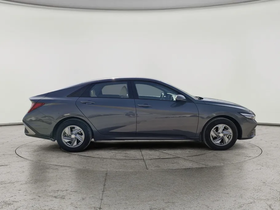 2024 Hyundai Elantra Smart 