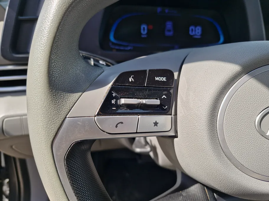 2024 Hyundai Elantra Smart 