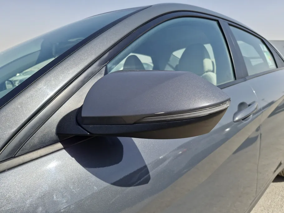 2024 Hyundai Elantra Smart 