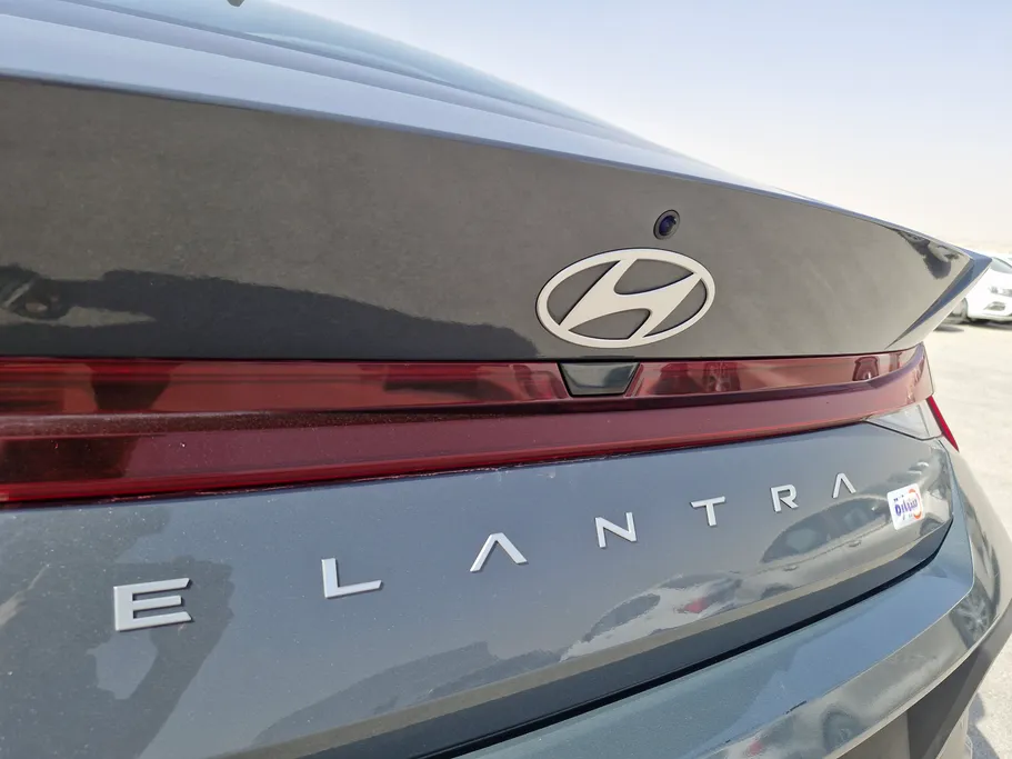 2024 Hyundai Elantra Smart 