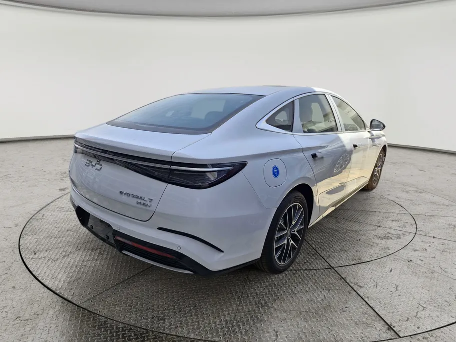 2026 BYD Seal 7 Premium 