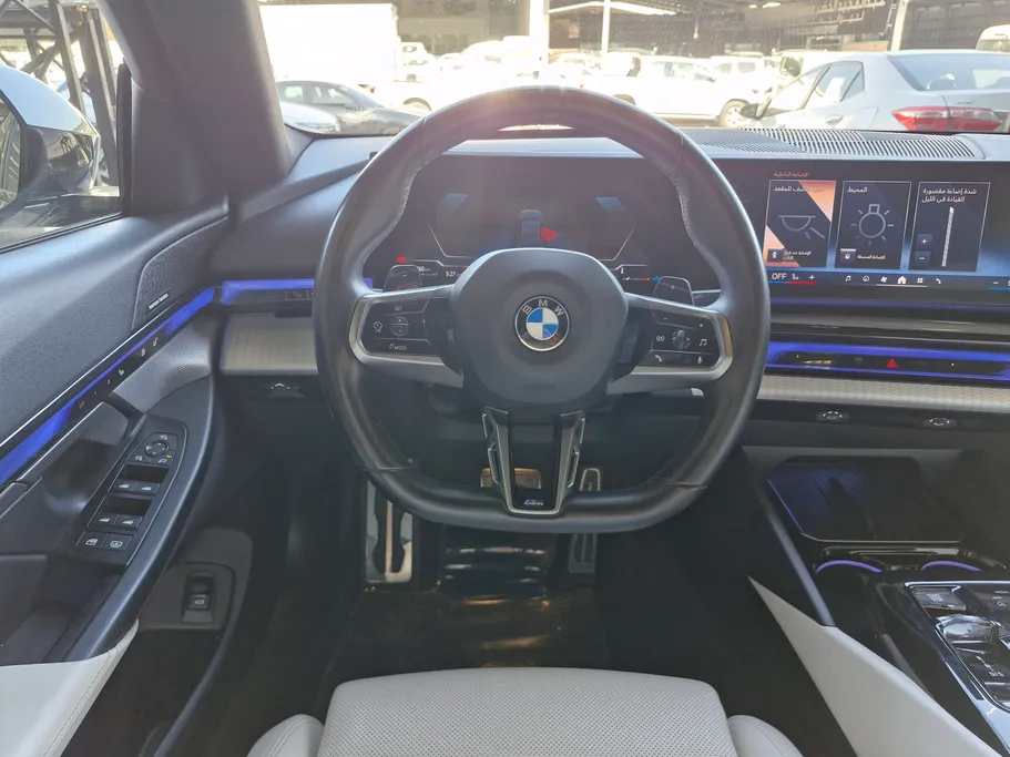 بي ام دبليو الفئة الخامسة 520i 2024 