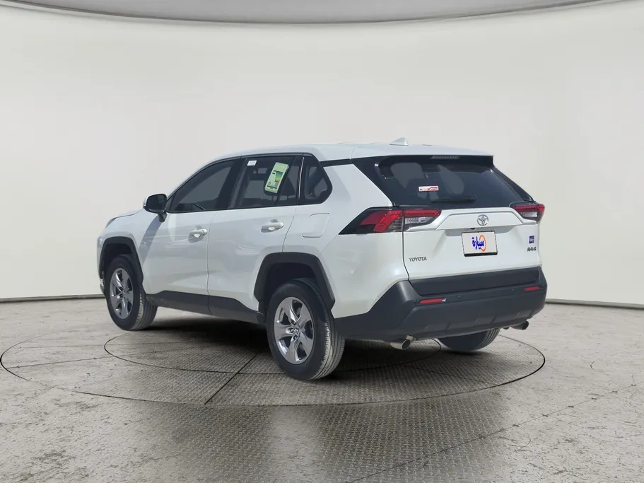 تويوتا راف فور LE 2024 