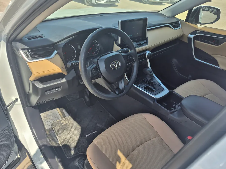 2024 Toyota RAV4 LE 