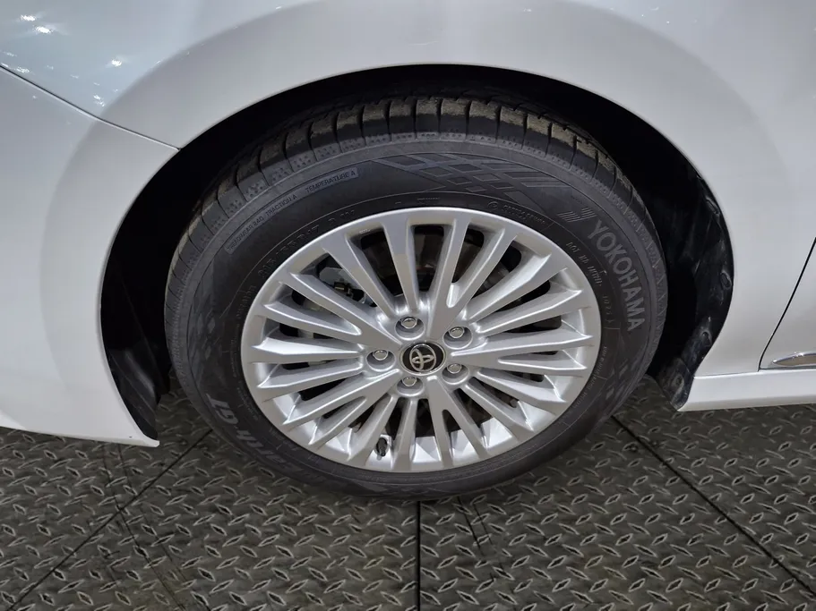 تويوتا كامري LE 2025 