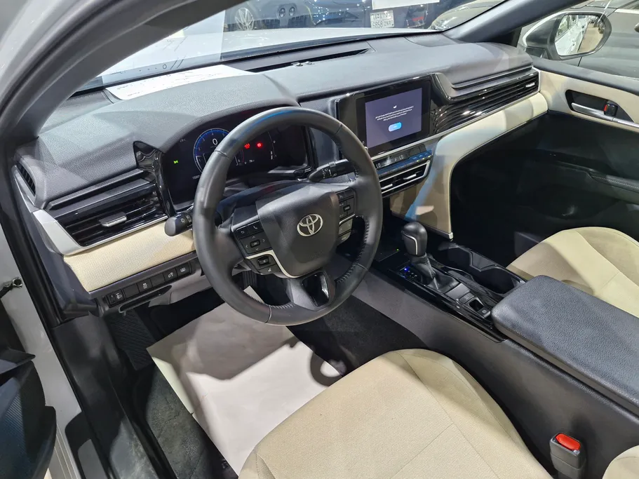 تويوتا كامري LE 2025 