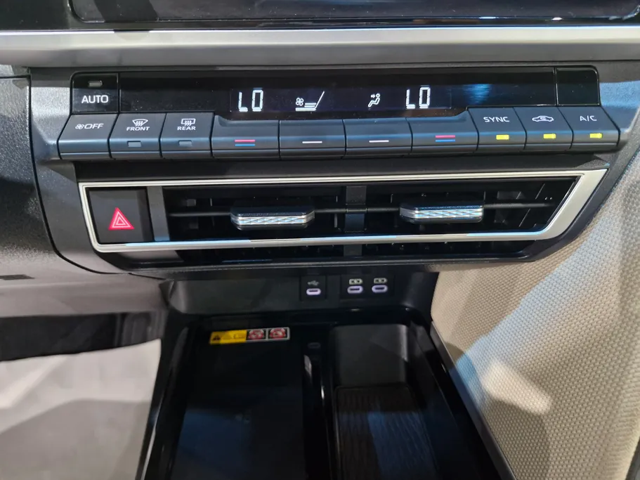 تويوتا كامري LE 2025 