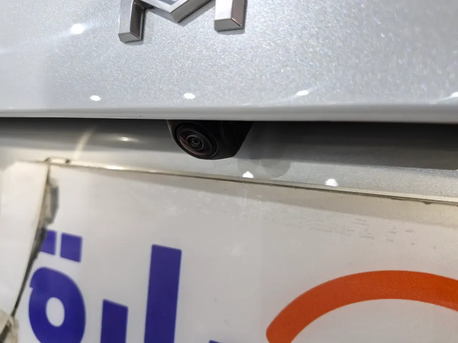 تويوتا كامري LE 2025 