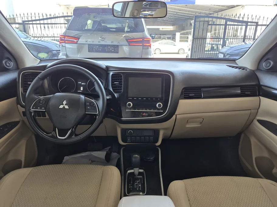 ميتسوبيشي اوتلاندر GLX 2021 