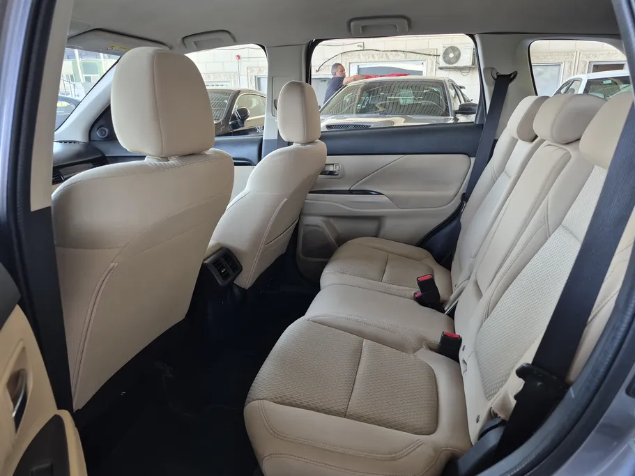 ميتسوبيشي اوتلاندر GLX 2021 