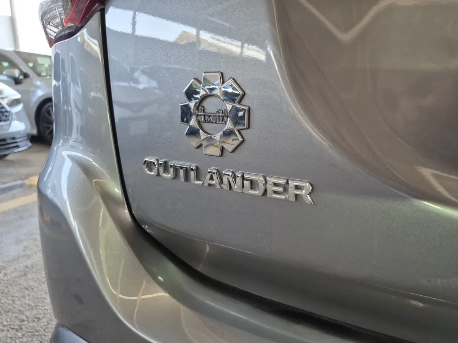 ميتسوبيشي اوتلاندر GLX 2021 