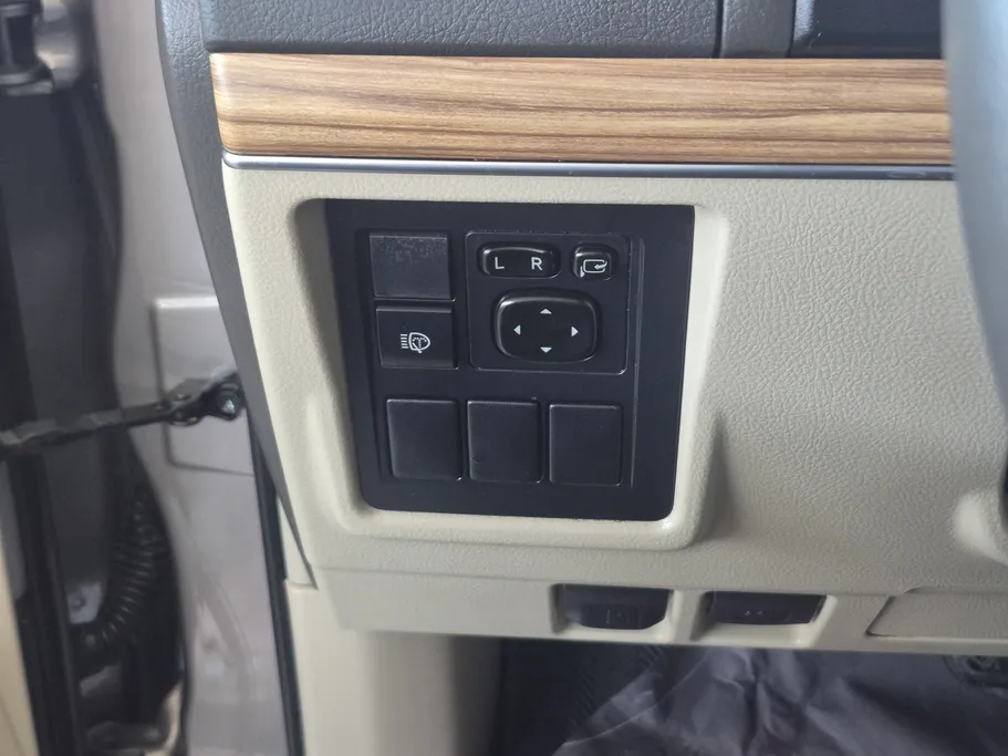 تويوتا برادو VX1 2021 