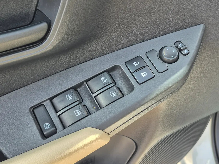 تويوتا يارس Y 2023 