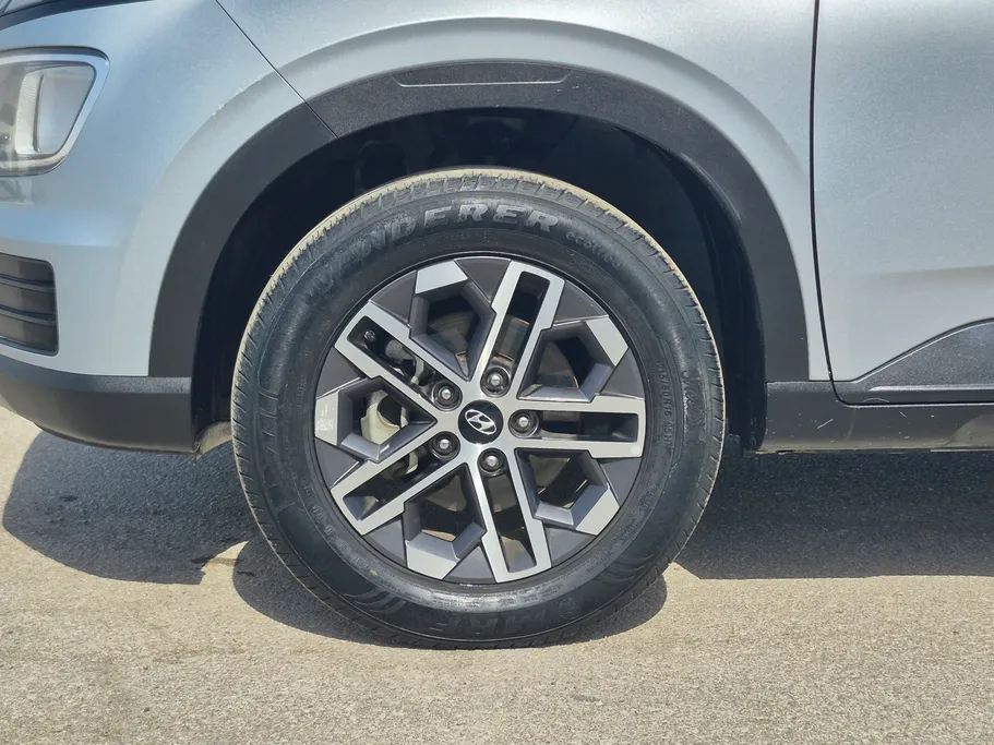 2024 Hyundai Venue Smart 