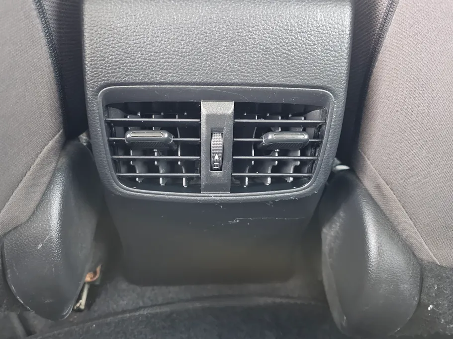 تويوتا كورولا XLI 2023 