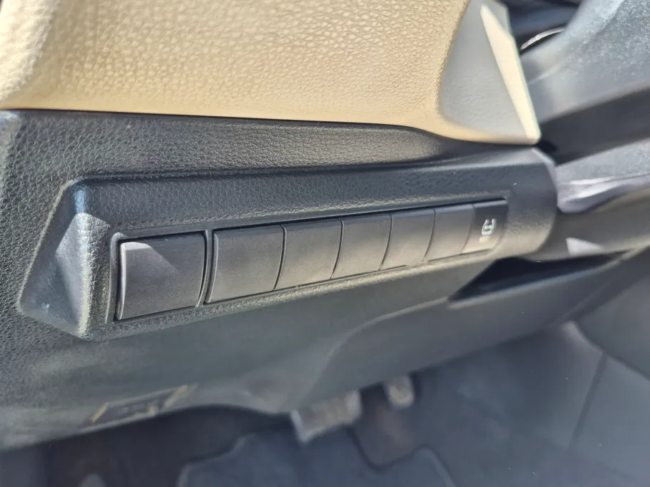 تويوتا كورولا XLI 2023 