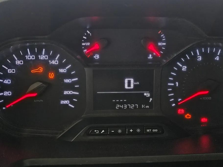 2022 Peugeot Partner Short van 