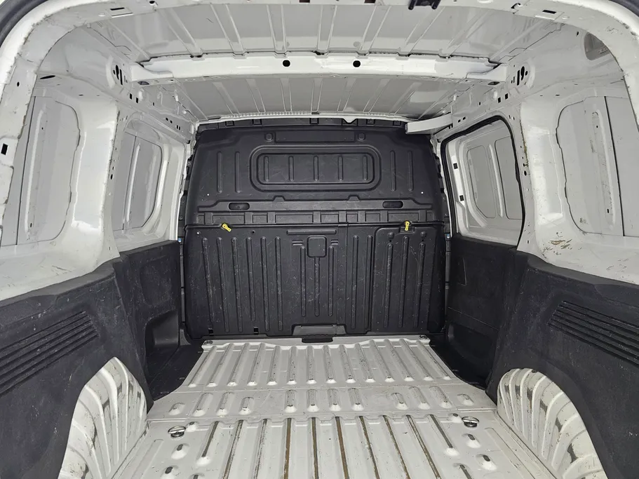 2022 Peugeot Partner Short van 