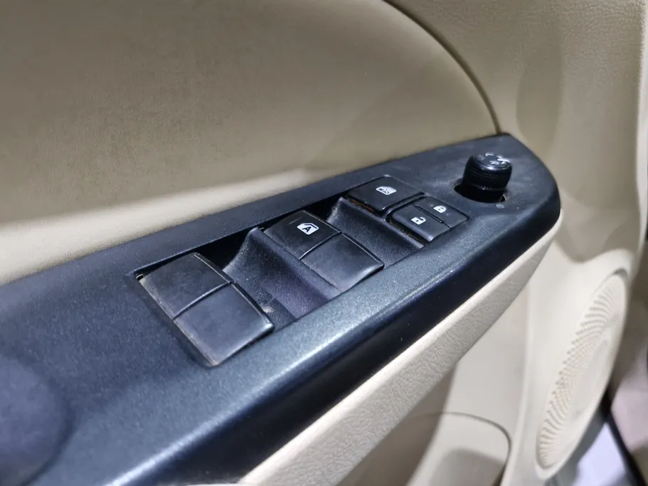 2019 Toyota Yaris  Y 