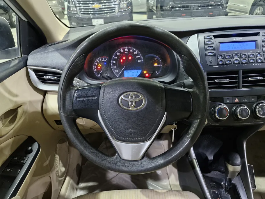 2019 Toyota Yaris  Y 