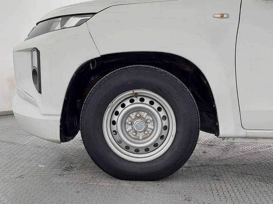 2021 Mitsubishi L200 DC 4x2 