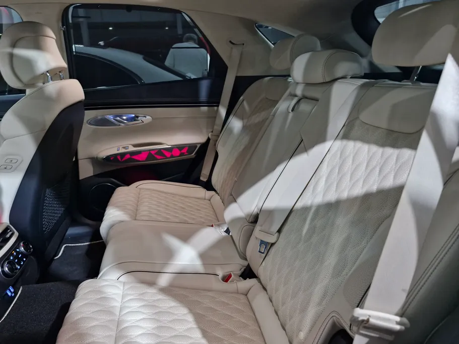 جينيسيس GV70 رويال سبورت 2023 