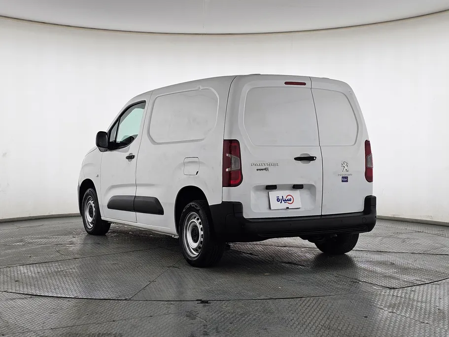 2022 Peugeot Partner Short van 